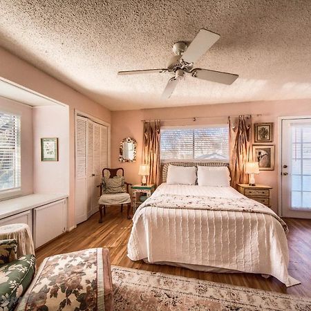 Binky'S Nest Apartment Fredericksburg Exterior photo