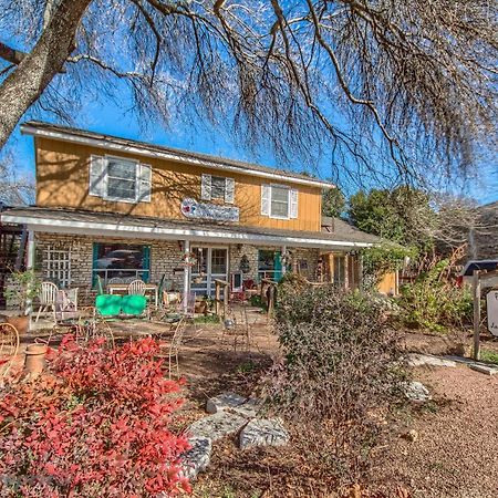 Binky'S Nest Apartment Fredericksburg Exterior photo