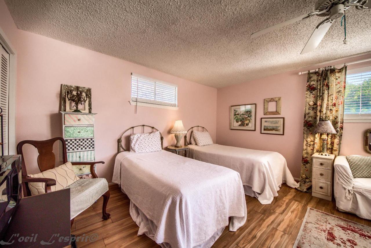 Binky'S Nest Apartment Fredericksburg Exterior photo