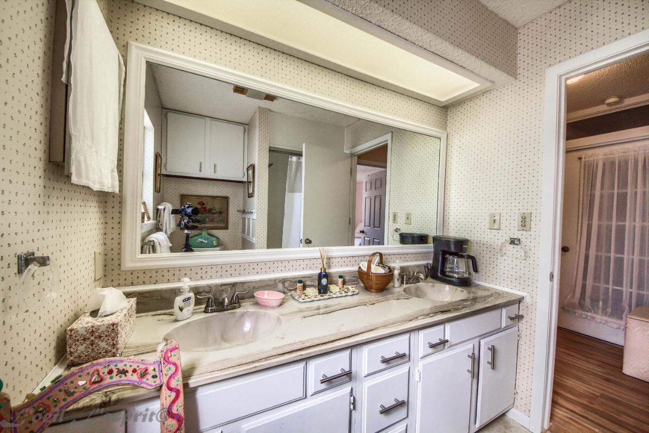 Binky'S Nest Apartment Fredericksburg Exterior photo